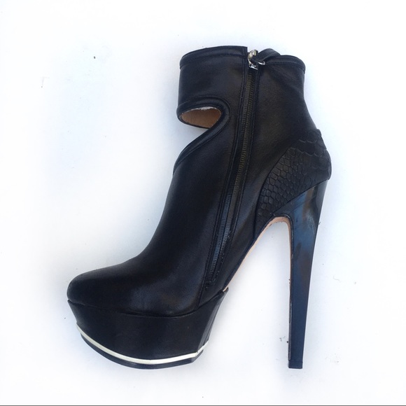 ❤️SOLD❤️L.A.M.B Black Leather Stiletto Heels 5’ - Picture 5 of 8